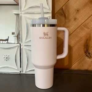 ROSE QUARTZ NEW MODEL Stanley Quencher H2.0 FLOWSTATE Tumbler - 40 oz!